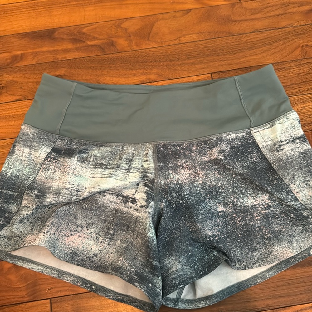 Lululemon speed up shorts size 4 length 4inches